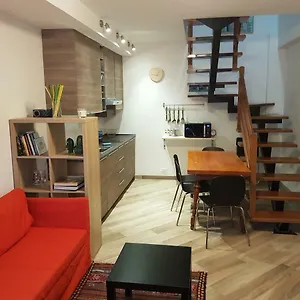 https://la-corte-sul-naviglio-corsico.it-lombardy.com