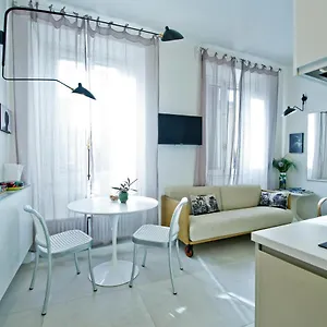 https://casa-lorenza-como.it-lombardy.com